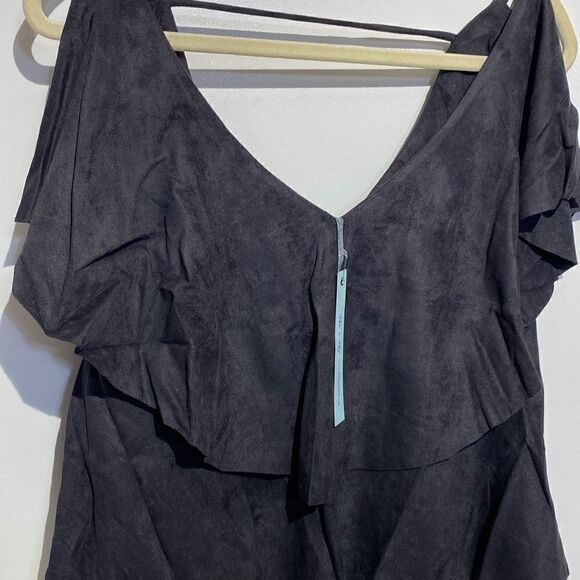 She + Sky Women's V-Neck Ruffled Cape Velvet Top Black Size L New With Tags - Picture 2 of 10